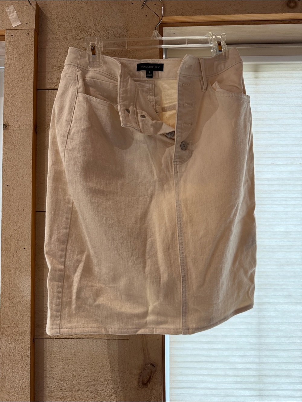 Banana Republic Cream Denim Pencil Skirt